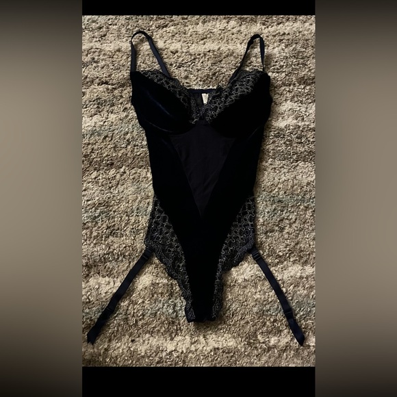 Victoria's Secret Royal Blue Bodysuit Velvet and Sheer with Lace Trim - Picture 4 of 6